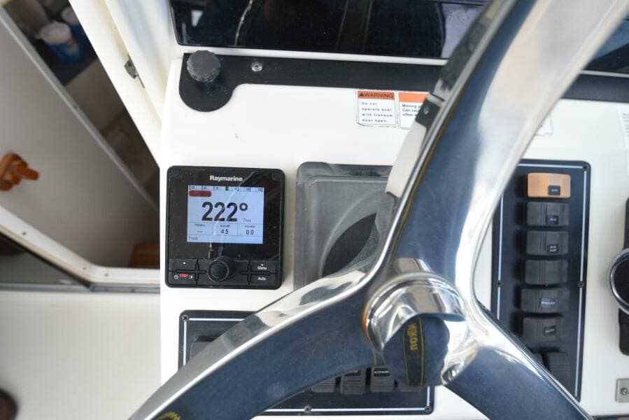 2005 Pursuit 3070 Offshore Express