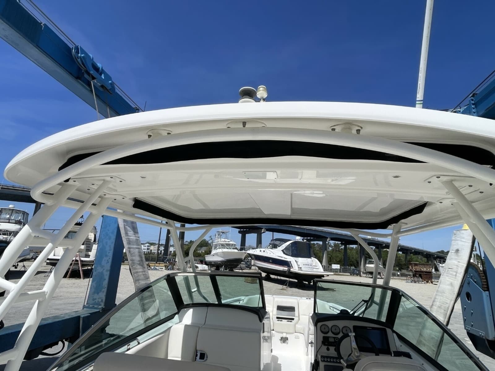 2016 Boston Whaler 270 Vantage