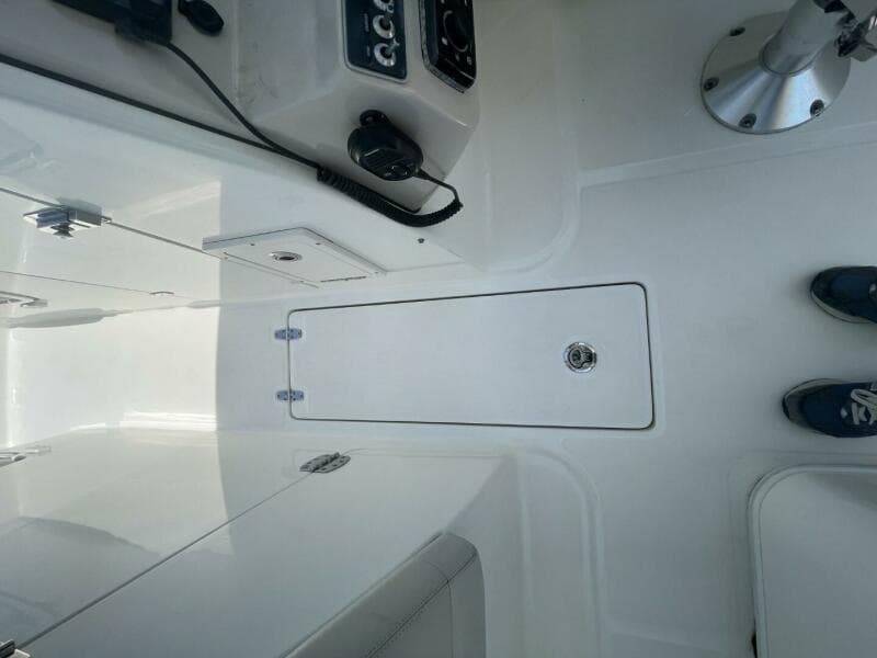 2016 Boston Whaler 270 Vantage