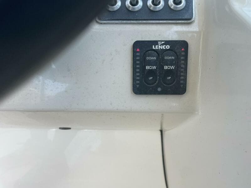 2016 Boston Whaler 270 Vantage