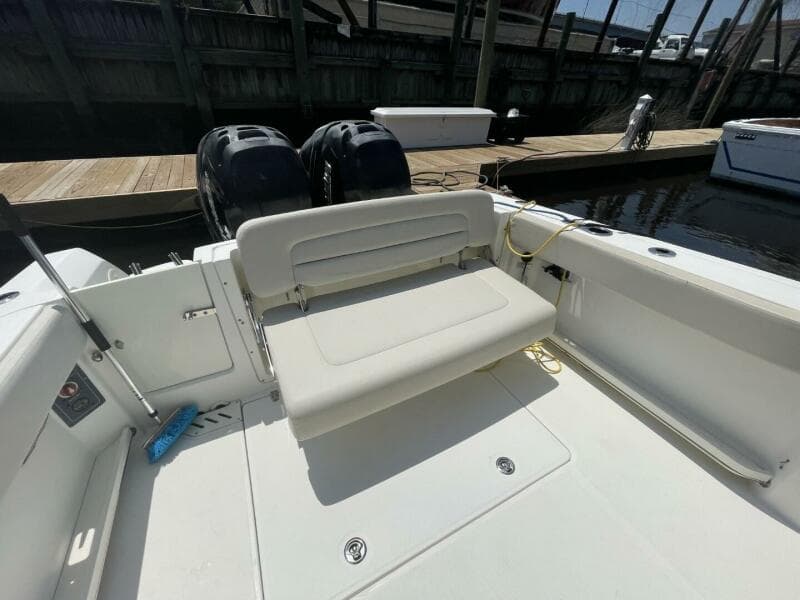 2016 Boston Whaler 270 Vantage