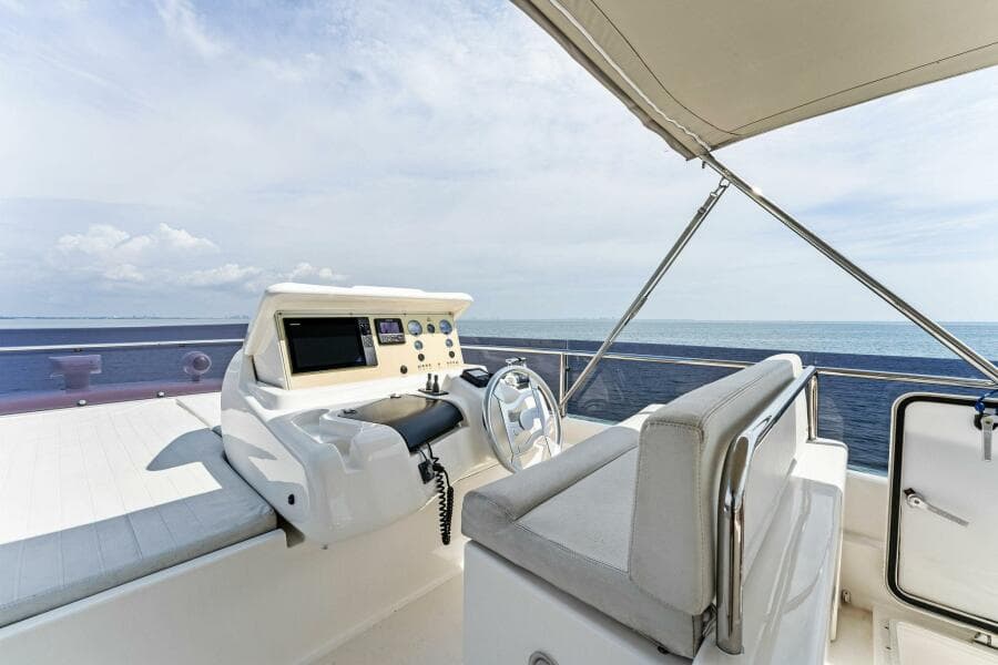 2013 Ferretti Yachts 620