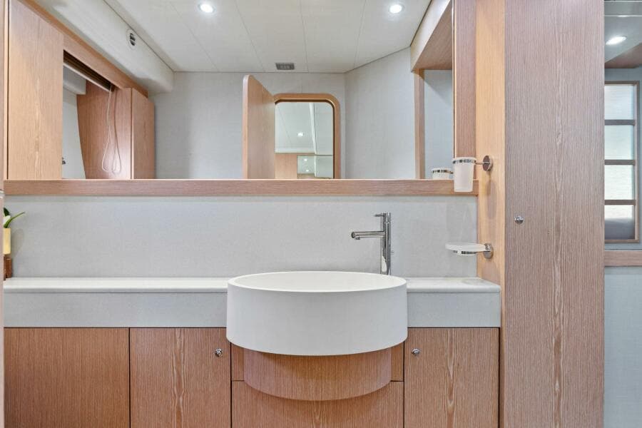 2013 Ferretti Yachts 620