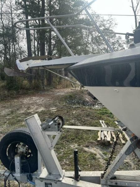 1989 Carver 2557 Montego