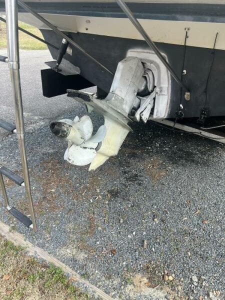 1989 Carver 2557 Montego