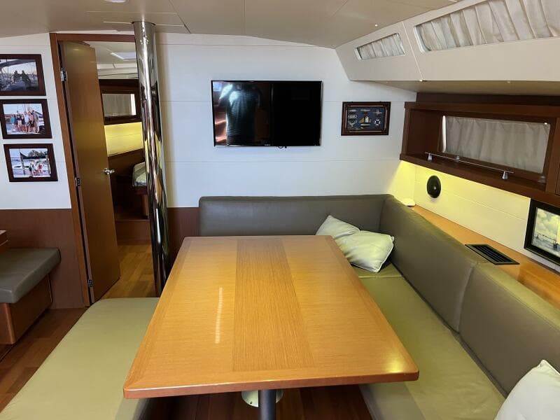 Beneteau Oceanis 48