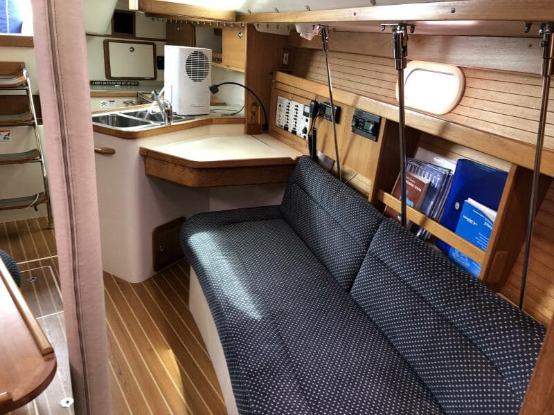 2005 Catalina 320