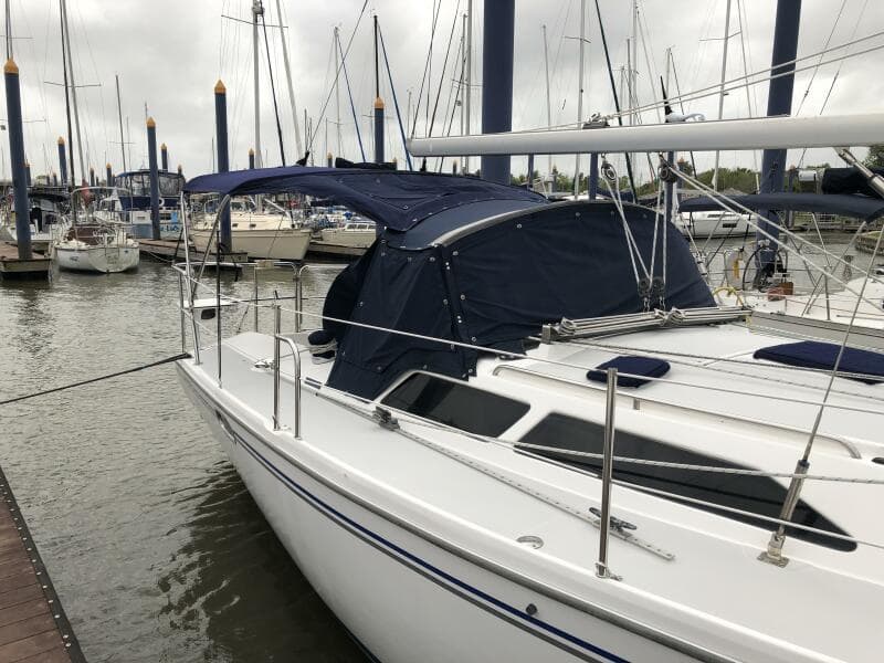 2005 Catalina 320