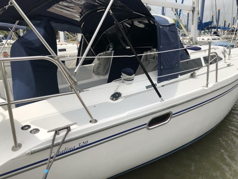 2005 Catalina 320