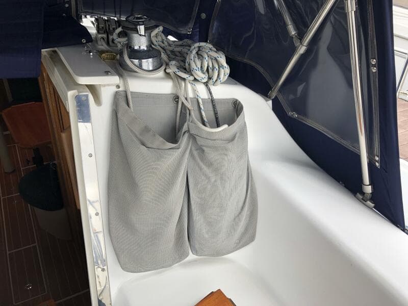2005 Catalina 320
