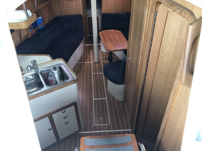 2005 Catalina 320