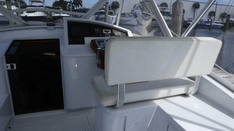 2002 Miller Marine 38 Open