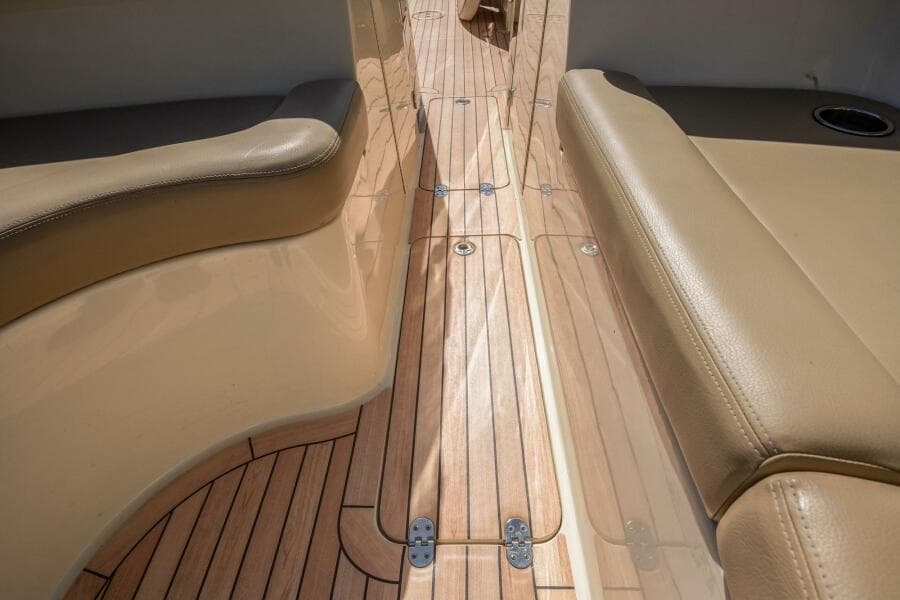 2013 Chris-Craft Launch 32