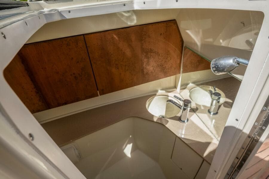 2013 Chris-Craft Launch 32