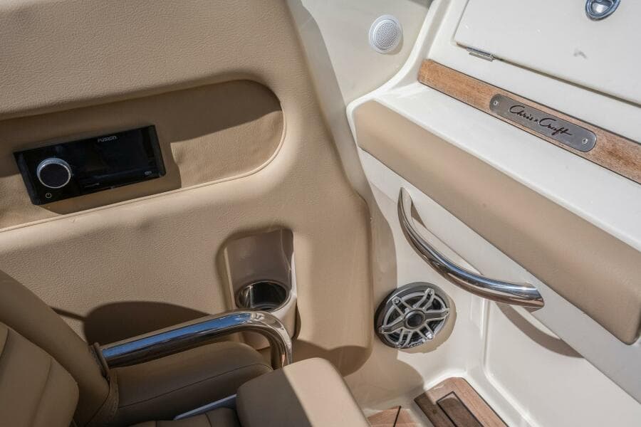 2013 Chris-Craft Launch 32