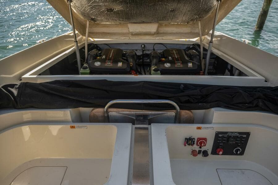 2013 Chris-Craft Launch 32
