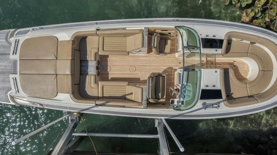 2013 Chris-Craft Launch 32