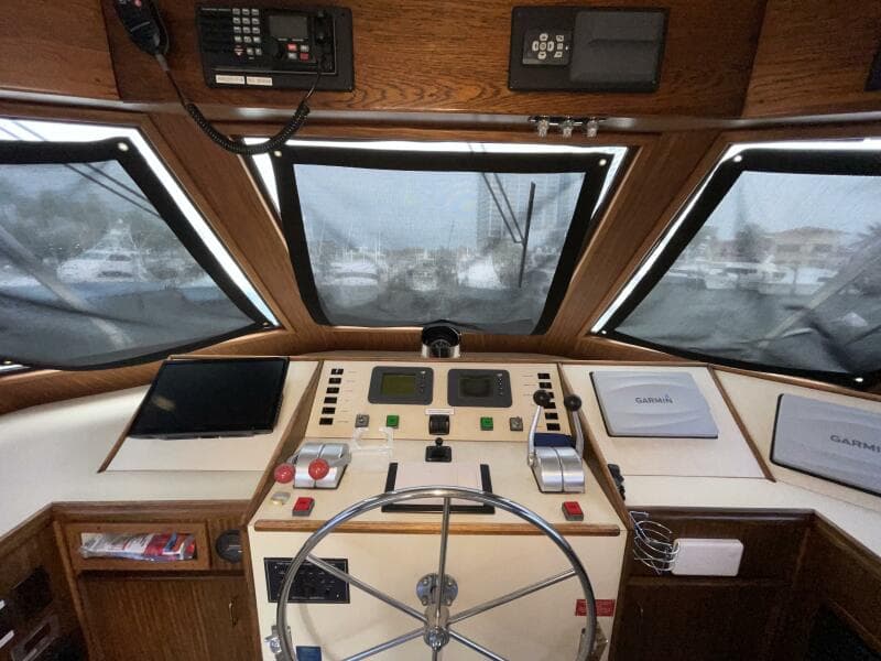 1985 Hatteras Enclosed Bridge - Photo 26