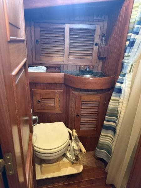 1984 Hans Christian 43 Traditional