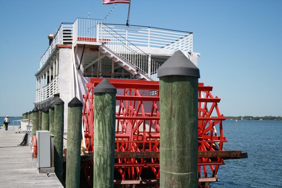 1984 Commercial Vinette 99 Paddle Wheel