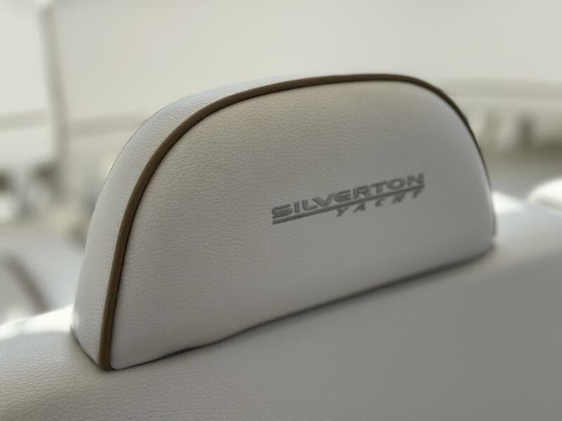 2005 Silverton 35 Motor Yacht