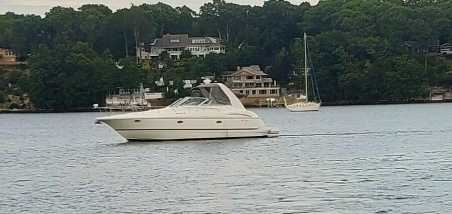 2001 Cruisers 3672 Express