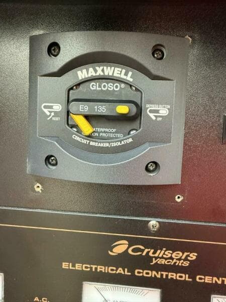 2001 Cruisers 3672 Express