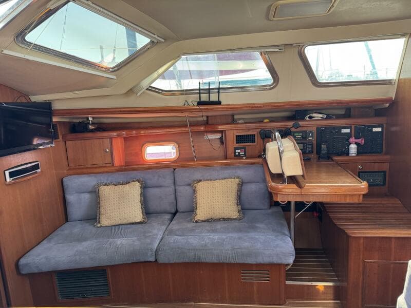 2007 Hunter Deck Salon