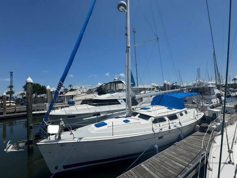 2007 Hunter Deck Salon