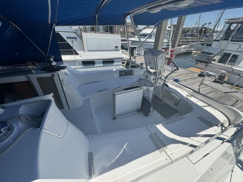 2007 Hunter Deck Salon