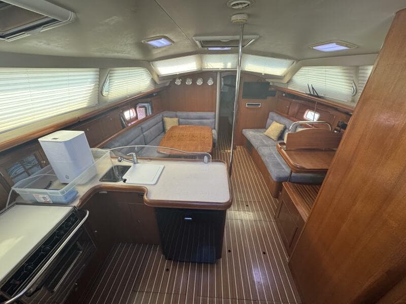 2007 Hunter Deck Salon