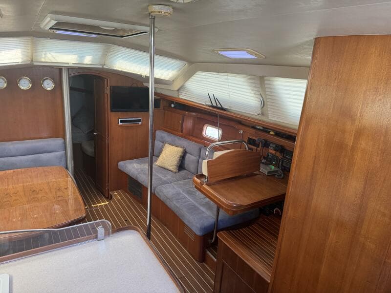 2007 Hunter Deck Salon