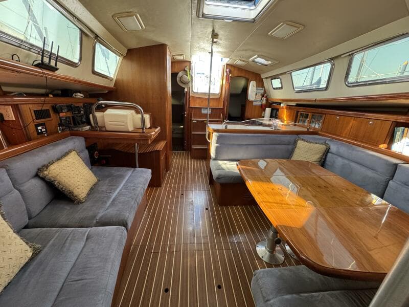 2007 Hunter Deck Salon