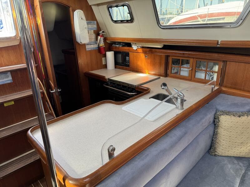 2007 Hunter Deck Salon