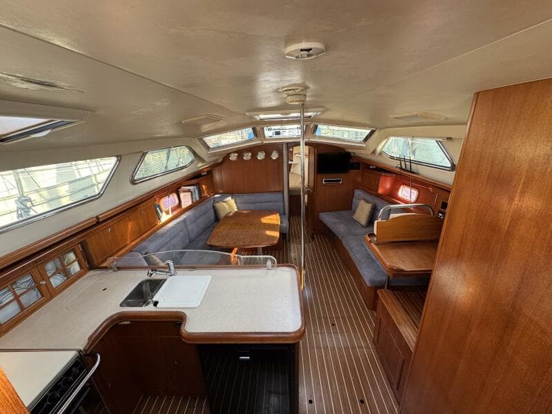 2007 Hunter Deck Salon