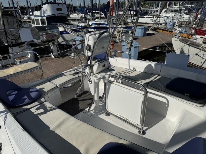 2007 Hunter Deck Salon