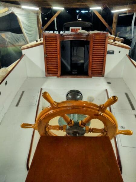 Amicitia cockpit looking forward