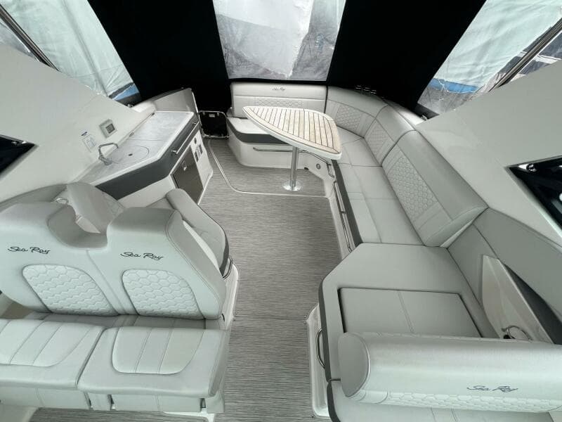 2023 Sea Ray 320 Sundancer - Photo 37
