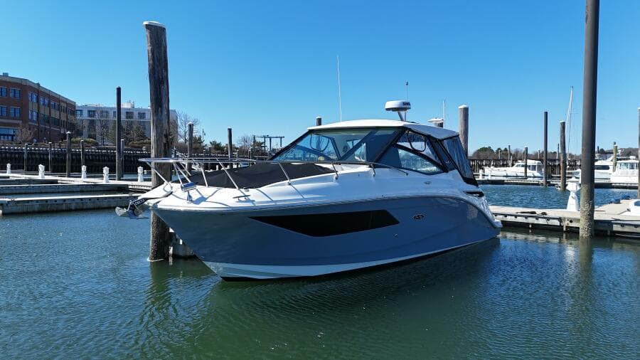 2023 Sea Ray 320 Sundancer - Photo 2