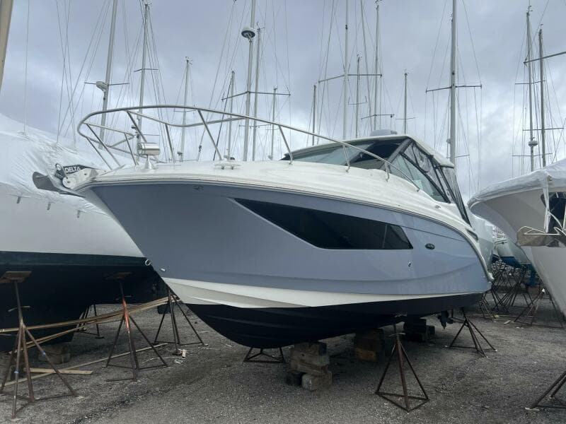 2023 Sea Ray 320 Sundancer - Photo 12