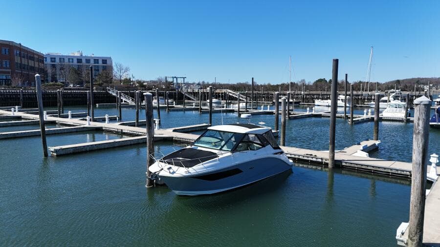 2023 Sea Ray 320 Sundancer - Photo 3