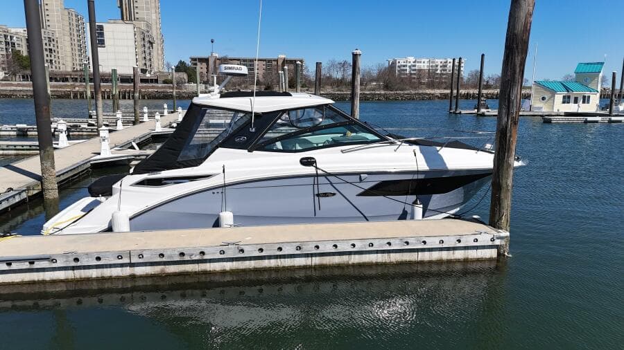 2023 Sea Ray 320 Sundancer - Photo 7