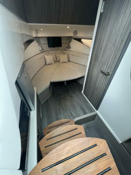 2023 Sea Ray 320 Sundancer - Photo 24