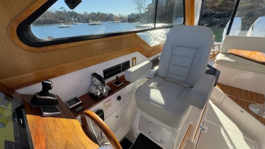 2022 True North 34 Outboard Express