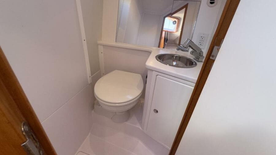 2022 True North 34 Outboard Express