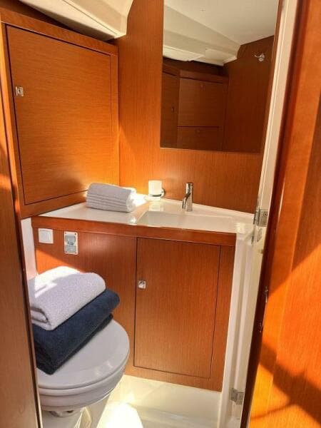 2016 Beneteau Oceanis 45