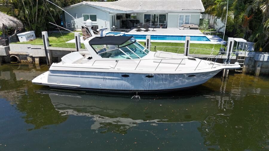 1998 Tiara Yachts 3500 Express