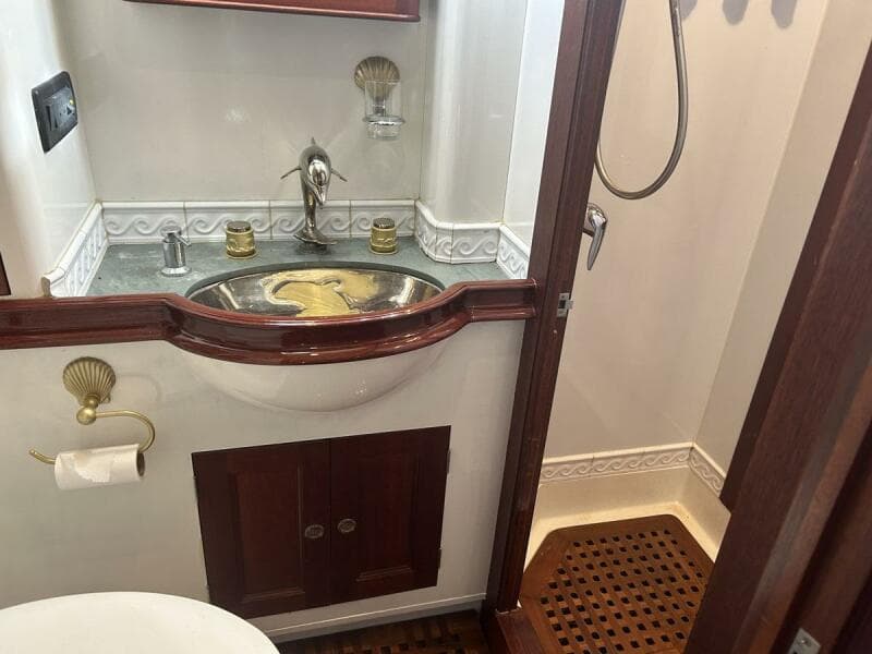 Lyman-Morse 65 PH Sloop, 2000 