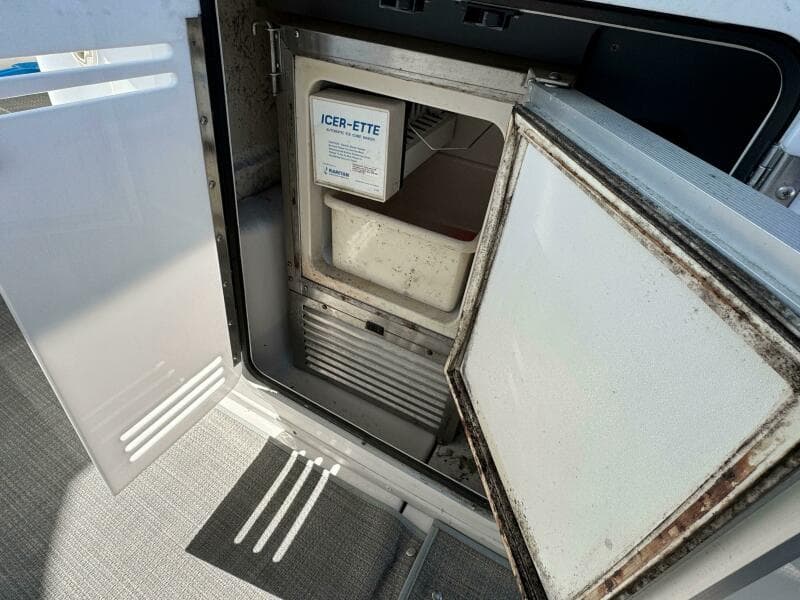 1997 Sea Ray 450 Sundancer