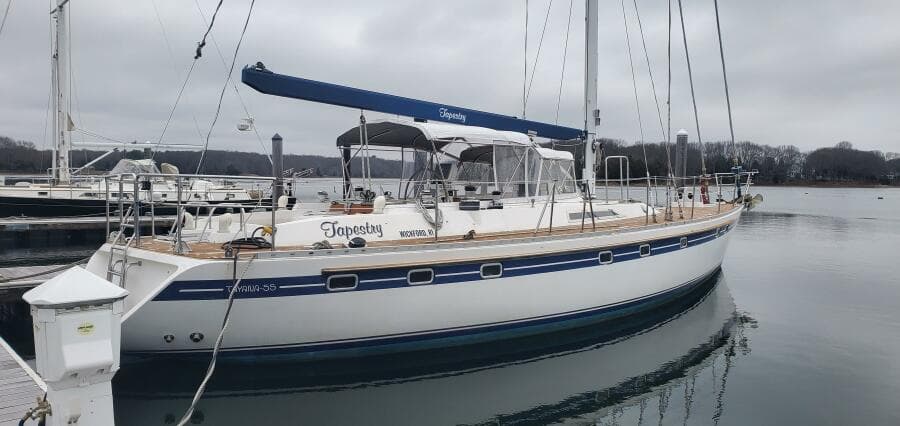 Tayana Center Cockpit